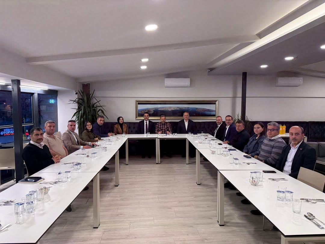 2.Bölge Tanıtım ve Medya İlçe Başkanları Toplantımızı, Bölge Başkanımız Çetin Akgül’ün başkanlığında, ilçemizin ev sahipliğinde gerçekleştirdik.