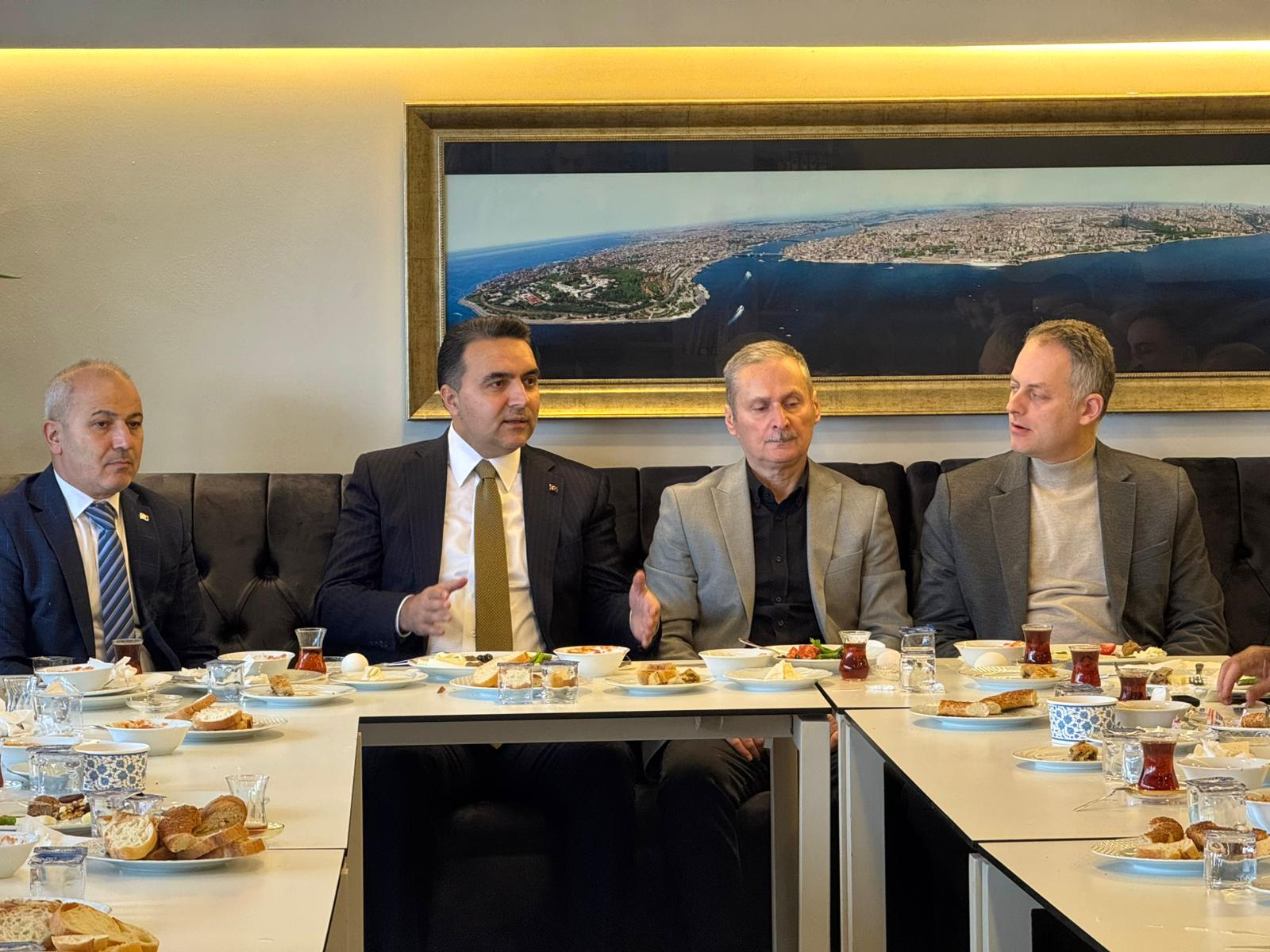 10 Ocak Çalışan Gazeteciler Günü vesilesiyle Sarıyer’imizin sesi olan basın mensuplarımızı ilçemizde ağırladık.